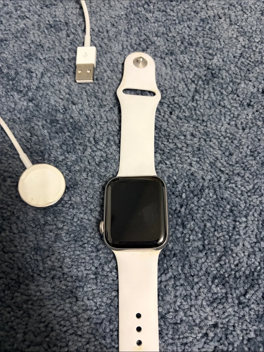 Apple White Smartwatch with White Sport Band and Charger